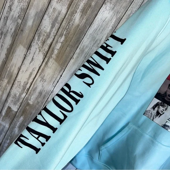 Taylor Swift The Eras Tour Blue Sweatshirt Hoodie Like New Large - Picture 7 of 7